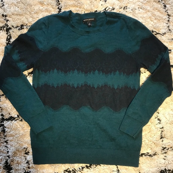 Banana Republic Sweaters - Like new Banana Republic sweater 😍